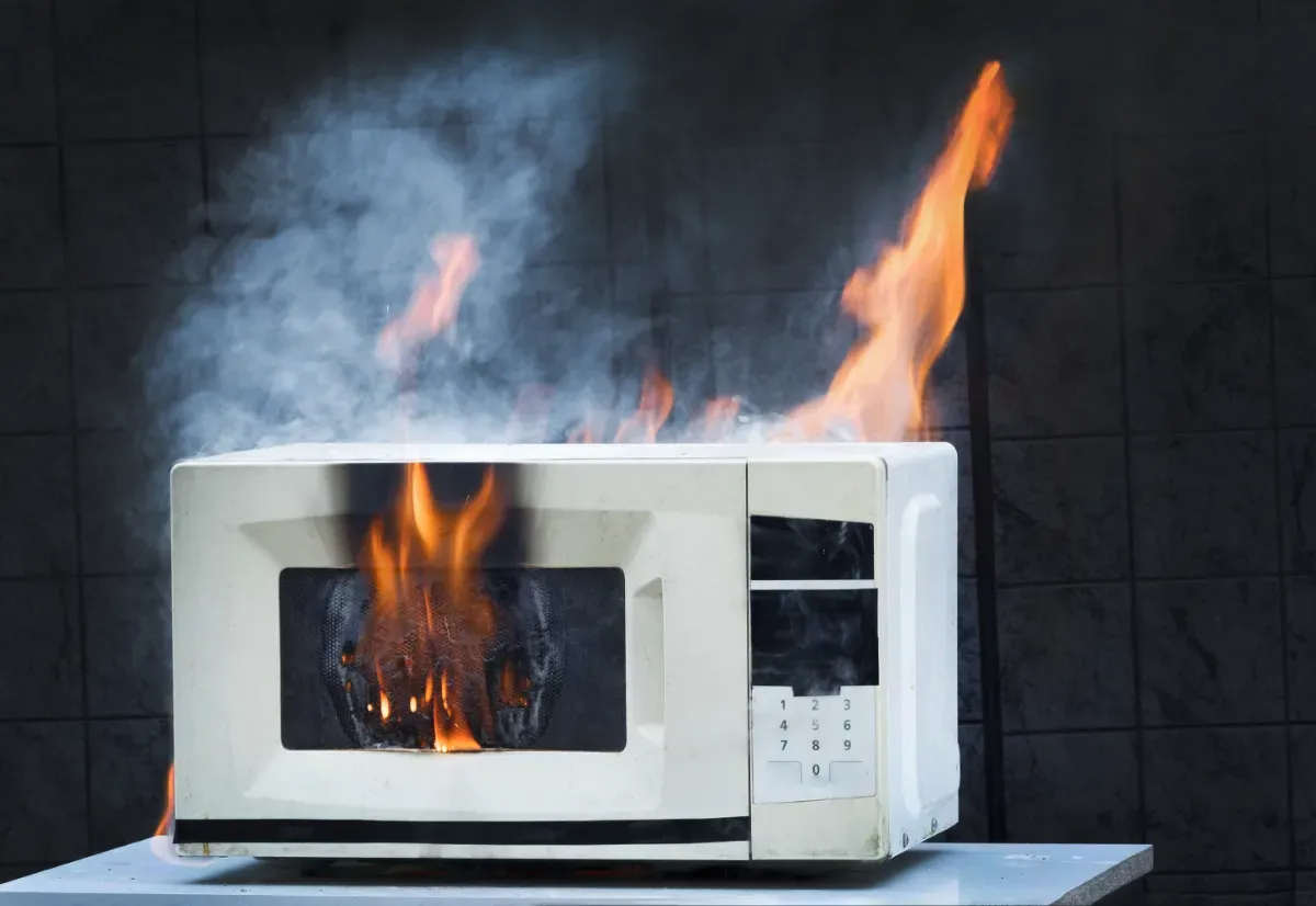 Die Kunst, die Mikrowelle richtig aufzustellen: Sicher und praktisch in deiner Küche